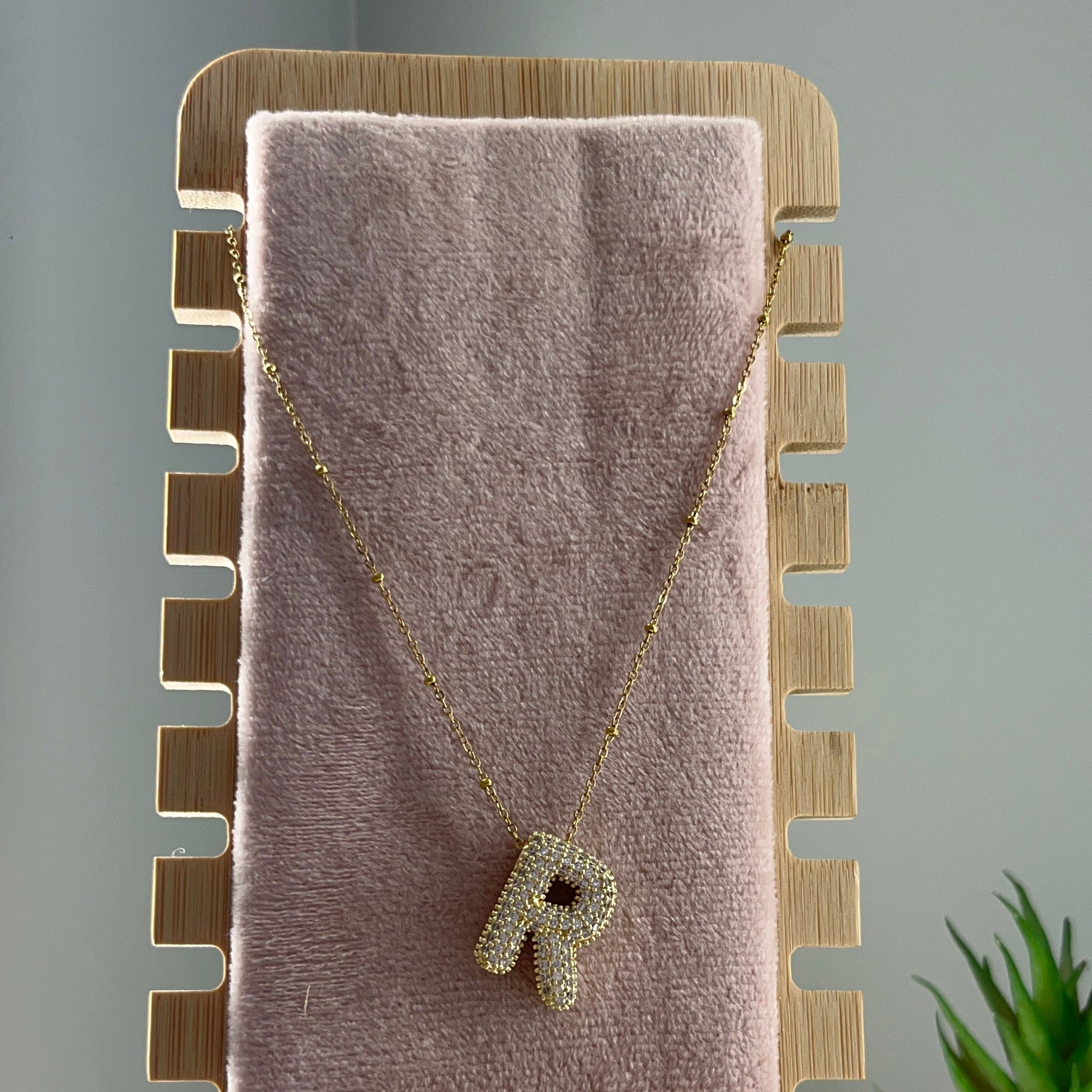 R Diamond letter Neckchain