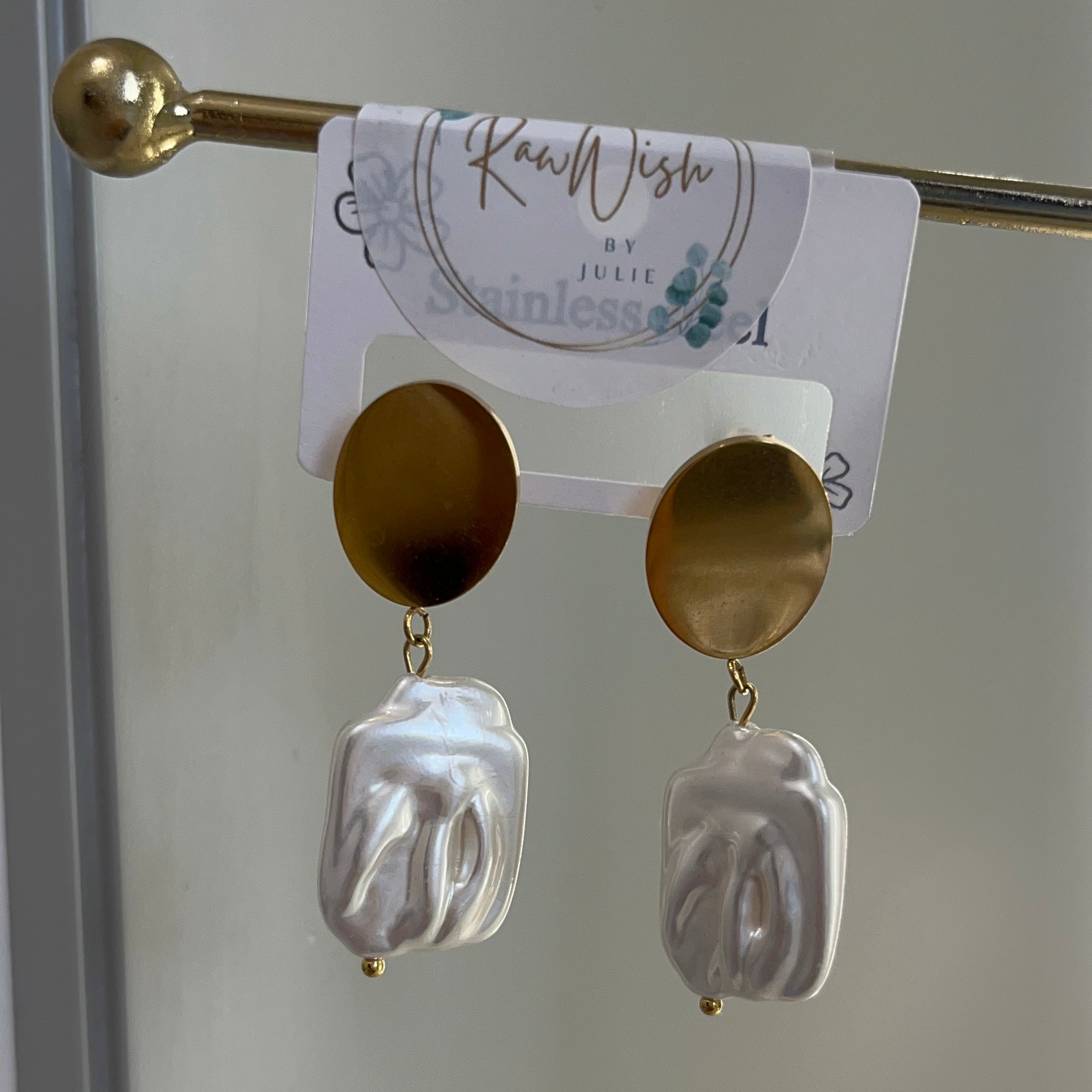 Ivory glow earrings