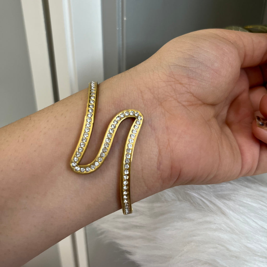 Serpentine spark bracelet