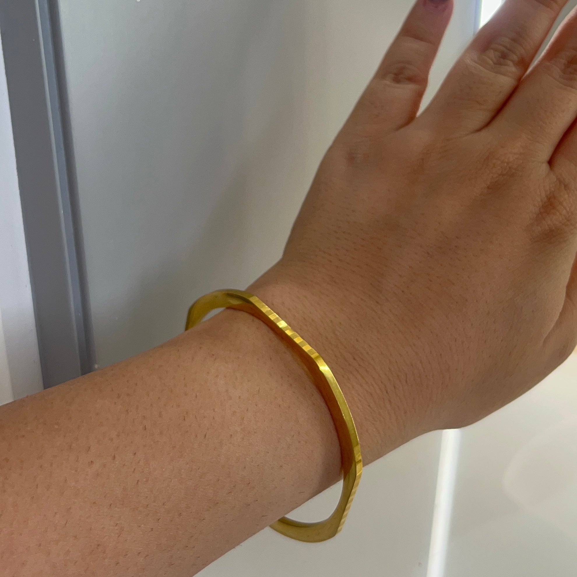 Morden muse bangle
