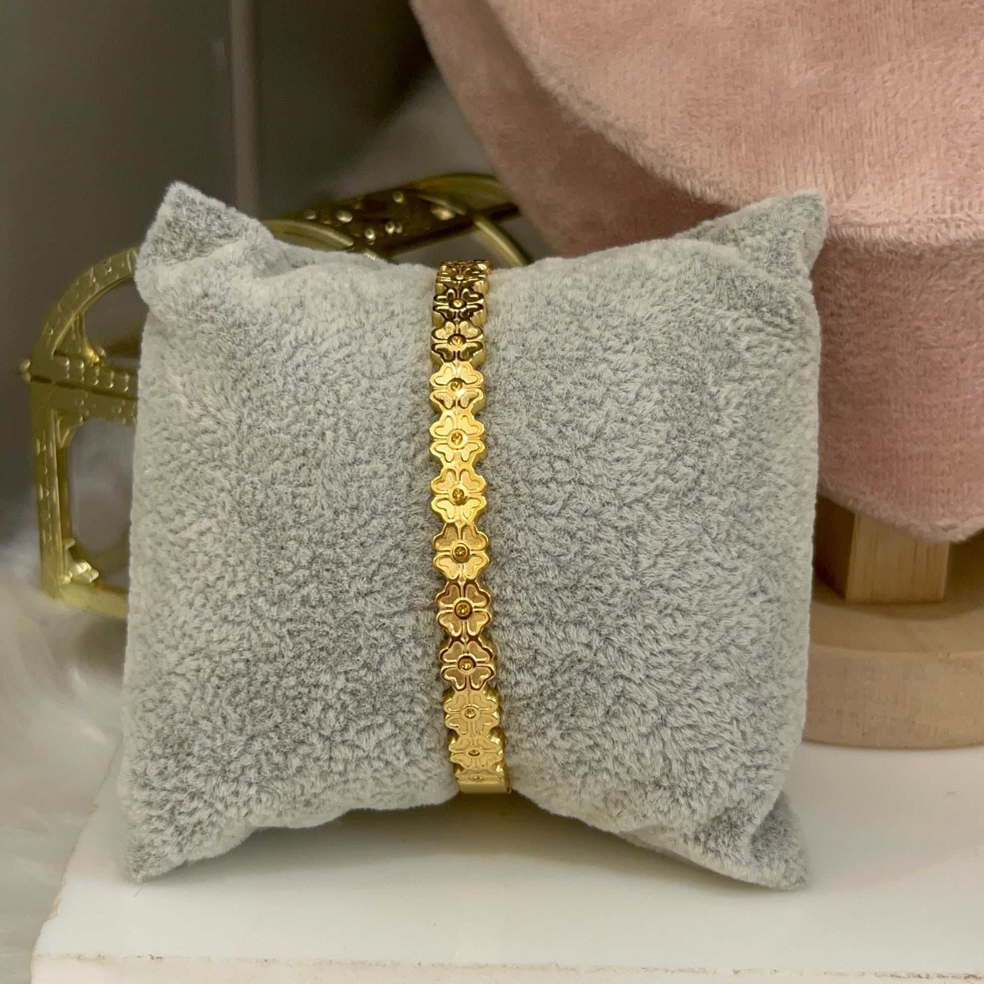 Gold flower bracelet