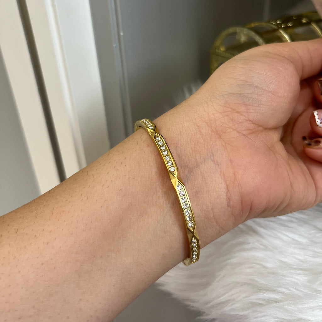 Single raw crystal bangle