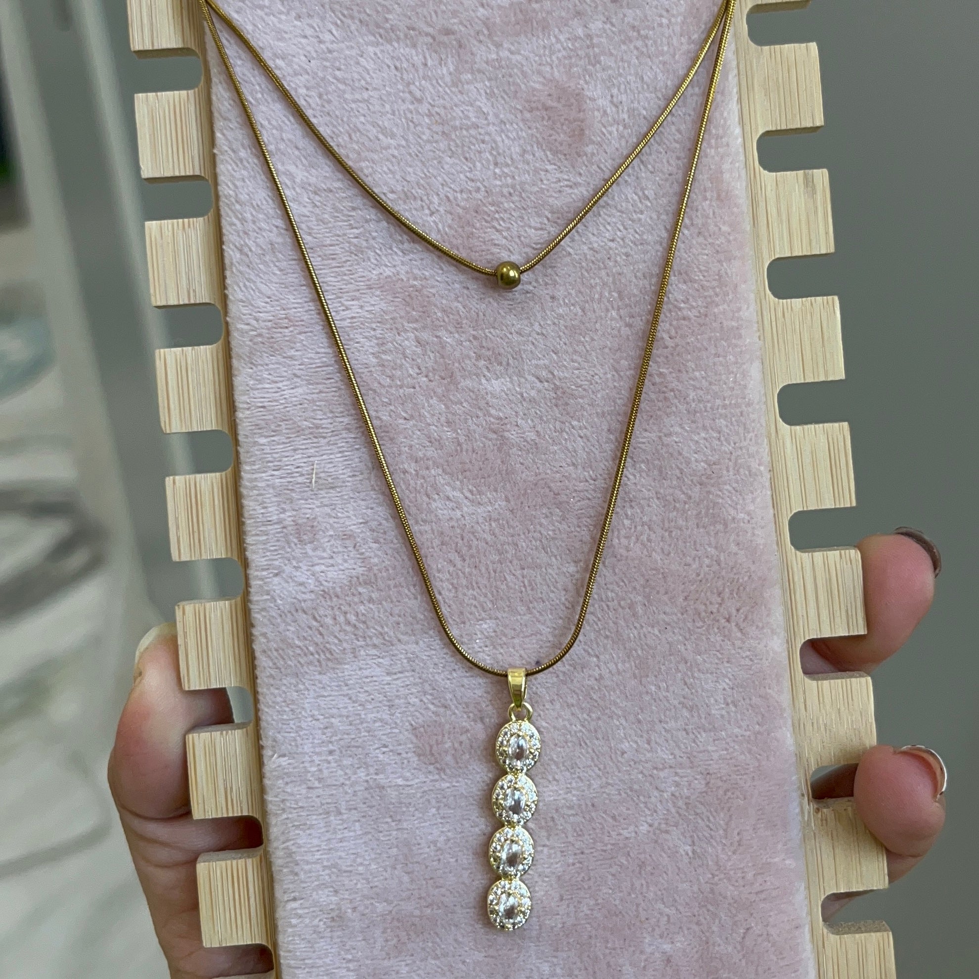 Layered neckchain